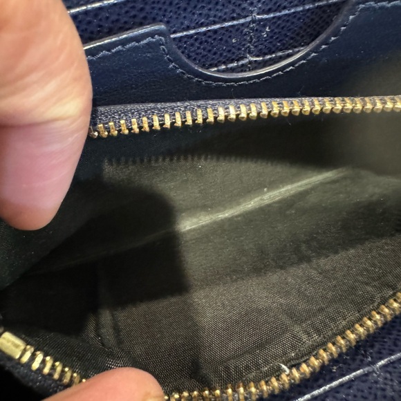 Authentic Salvatore Ferragamo zippy wallet with box - Picture 6 of 12